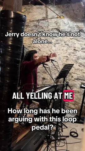 Remember to unplug your loop pedals or you may find your Bassist stuck! #looppedal #looper #makebelievefriends #bassists 