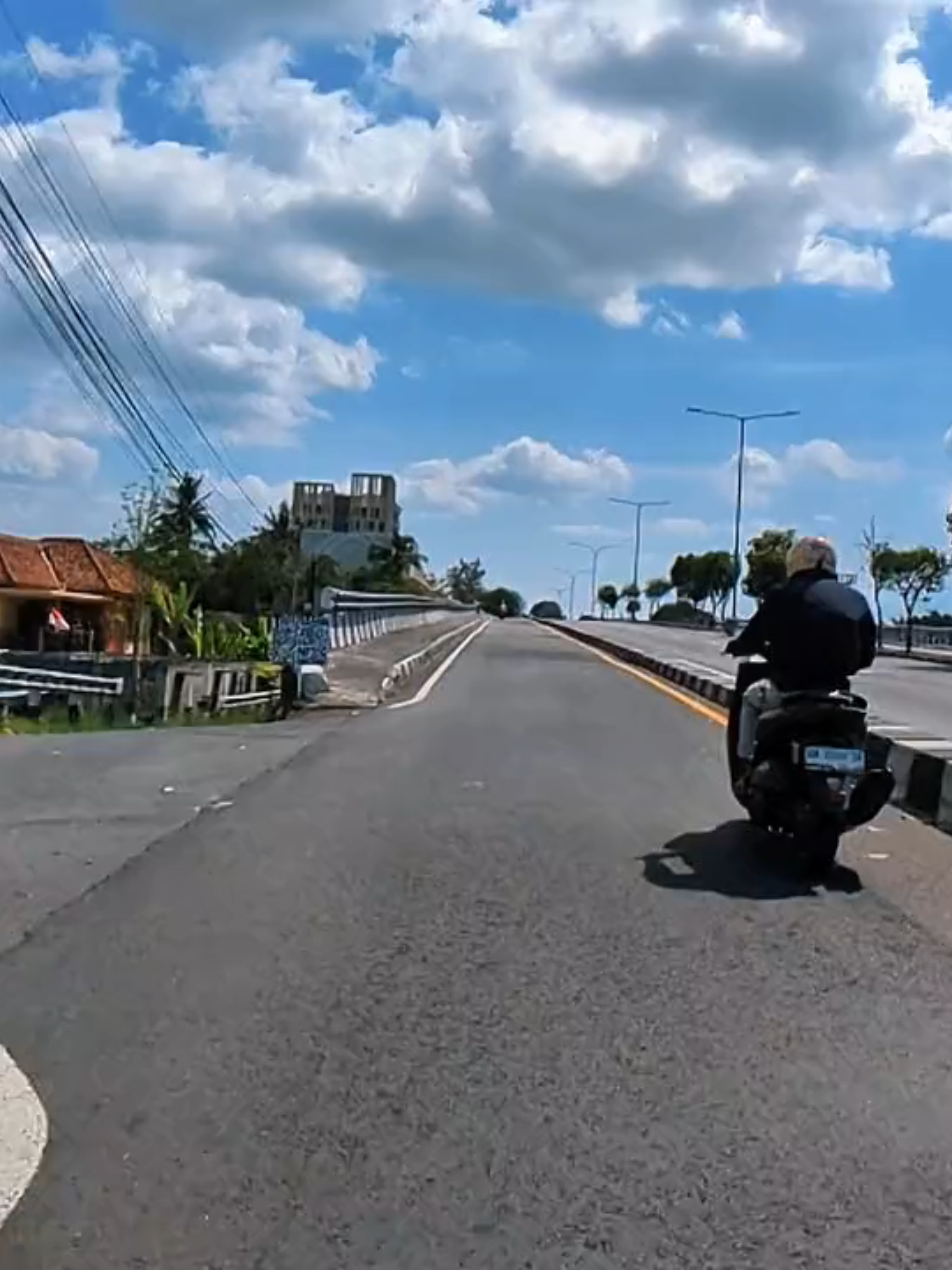 masih dengan Google Pixel & jalanan jogja (ringroad barat) #xyzabc #teampixel #gopix #pixel6a #googlepixel