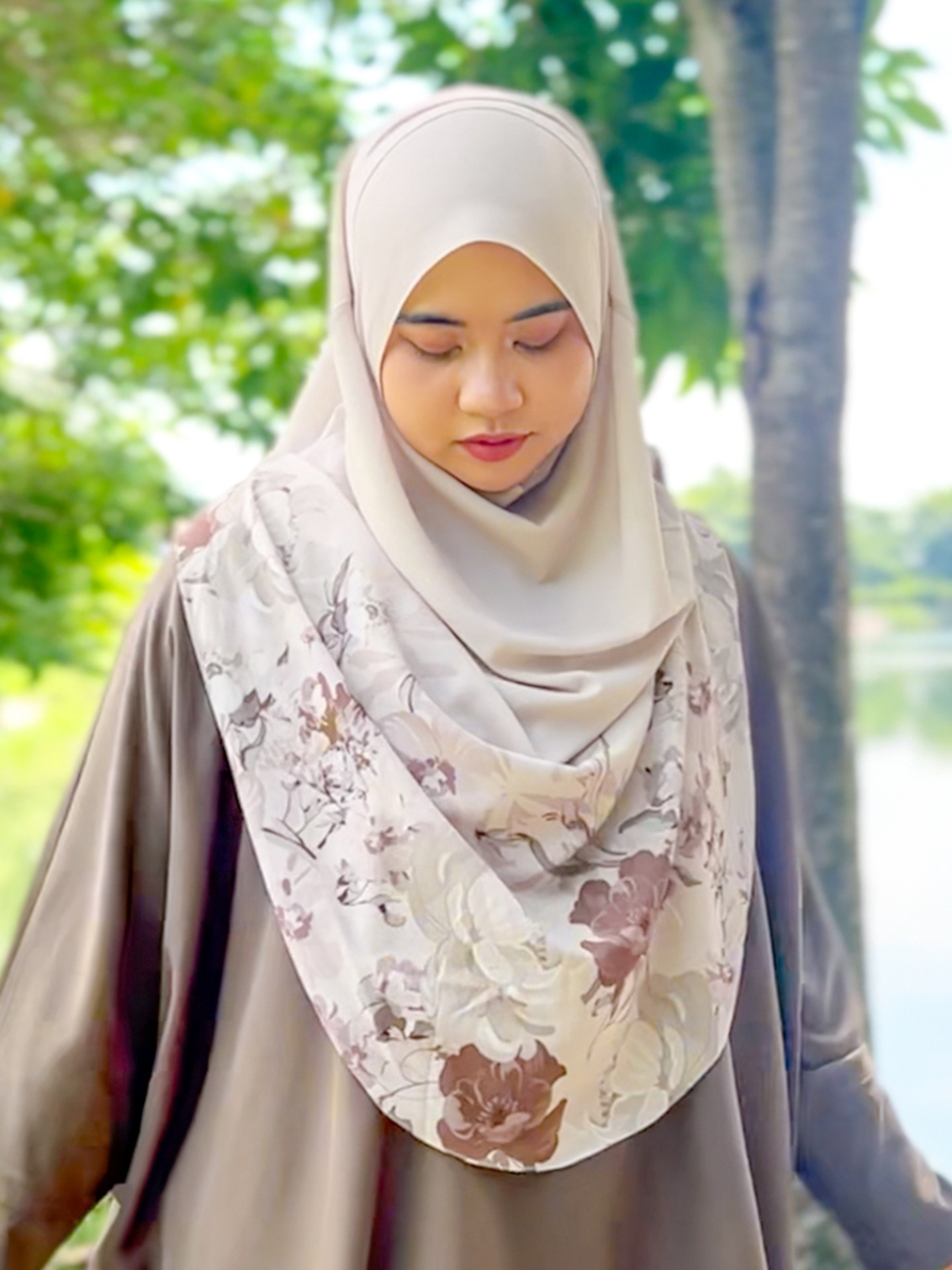 A touch of elegance with Umma Printed Budi 😍 . . . #tudungviral #tudunglabuh #tudungcantik #hijabgirl #hijab #umma #ummaprinted #ummabudi #maryamkhadijah