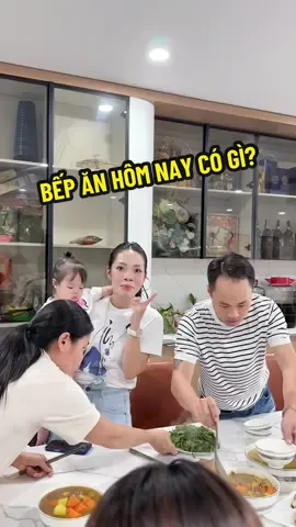 Em Ting lên thăm bếp ăn xem có món gì ngon không ta #baongocaerobic #embetingting 
