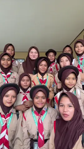 Ey ey ey Timur ke barat💃💃 #myclass #anakbaik🖤anakpintar #jj #velocity #trend #tren2025 #danceviral #dancetrend2025 