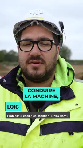 🚜 Être conducteur d’engin, c’est quoi ? On pense souvent que c’est juste une histoire de manettes et de pelleteuses. Mais en vrai, c’est bien plus que ça ! ✅ Lire un plan ✅ Poser un niveau ✅ Comprendre une panne ✅ Anticiper les risques ✅ Agir avec précision C’est de la technique et du terrain. Et chaque coup de pelle compte pour ta ville. Et si c’était ton futur❓ Avec #mobiwall, tu découvres les métiers qui font bouger les choses. 👉 Parce que construire demain, c’est aussi manier des machines qui pèsent lourd. #wallonie #belgique #chantier #belgium 