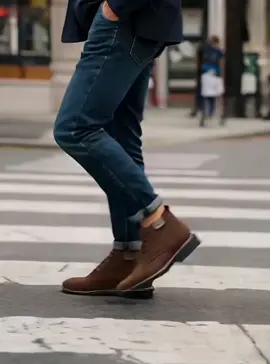 Men’s Classic Chukka Boots – Lace-Up Design for Casual & Smart Wear #mensboots #chukkaboots #laceupboots #casualstyle #smartcasual 