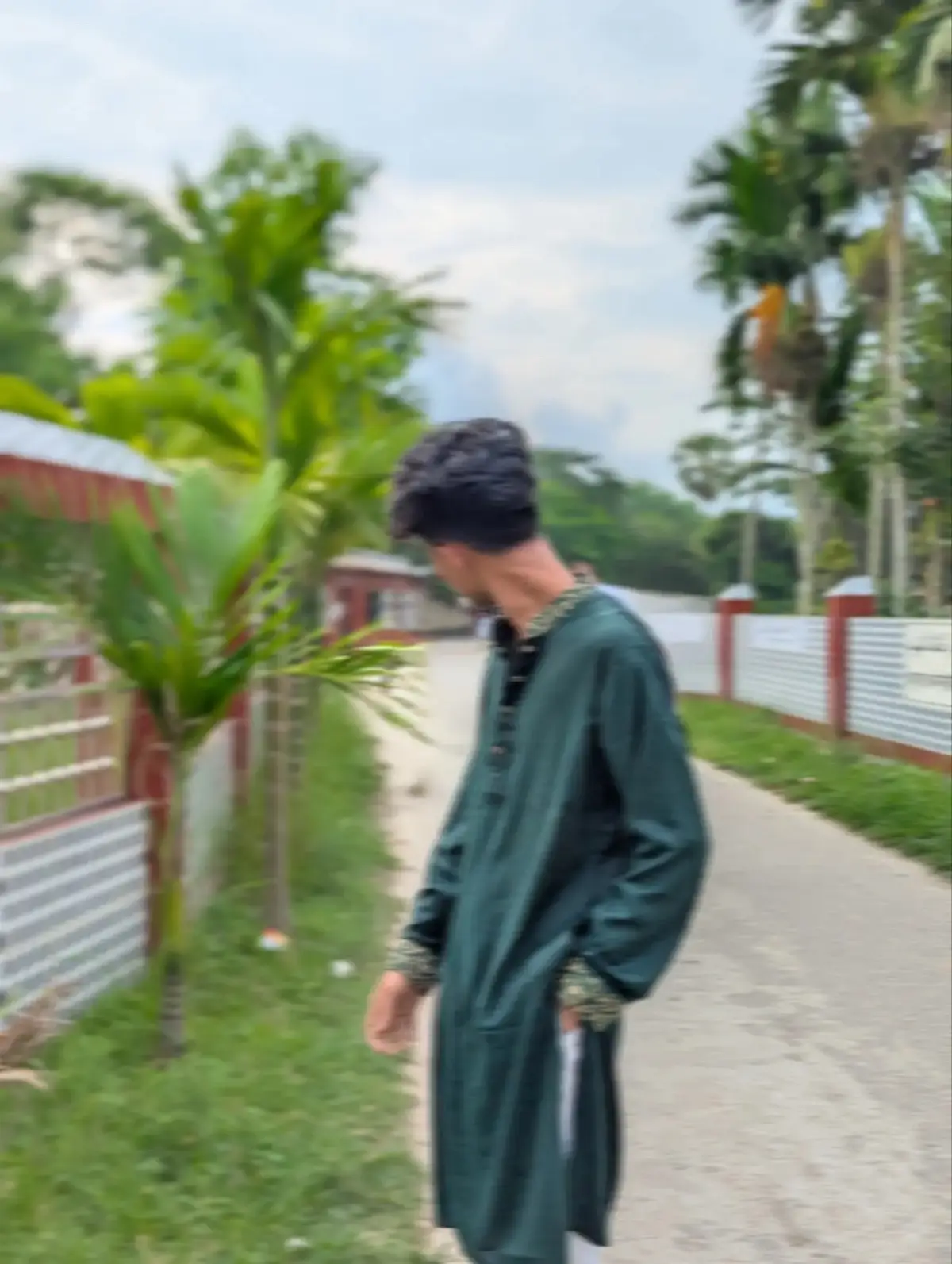 #outfit cowok berwarna 