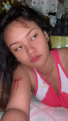 napay nahulog na eyelash huhu HAHAHAHAAH 