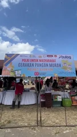 Menghadiri Gerakan Pangan Murah Polri serta melaksanakan vidcon dengan Mabes Polri di bekas Pasar Blahbatuh, Gianyar.