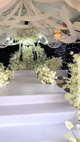 Luỵ cái tone trắng này nữa roàii 🫶#UTdecortion #florist #wedding #decoration #xuhuong 
