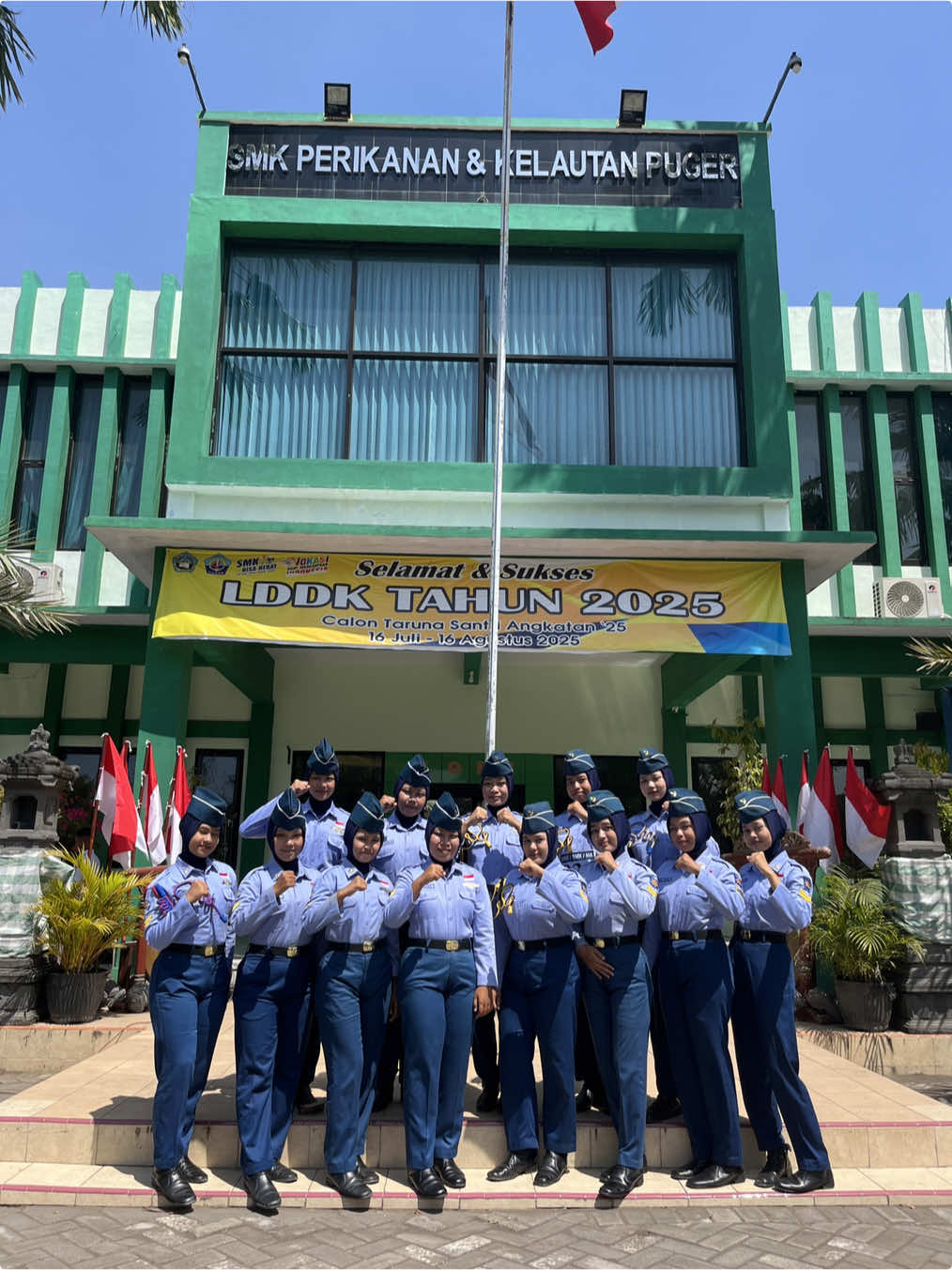 Alhamdulillah, regu putri taruni SMK Perikanan dan Kelautan Puger mendapat juara 2 Lomba Gerak Jalan JOGERTRA tingkat Kecamatan Puger. Juara 1 atau 2 bukan menjadi halangan untuk selalu mencari pengalaman dan menginspirasi setiap orang.  Terima kasih sudah berjuang, mari bertemu di lomba gerak jalan tahun depan.💪🏻🙏🏻 #juaragerakjalan #gerakjalan #agustus #smkperikanandankelautanpuger 