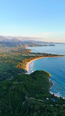 Masih Gak Nyangka Aceh Punya Tempat Seindah Ini…  📍Lampuuk Beach, Aceh Besar, Aceh. #lampuuk #lampuukbeach #aceh #wisataaceh #wisataacehviral 