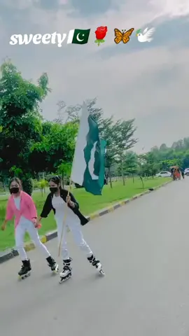 Meri maa ny  kahaa tha mujy chom Kar🇵🇰🇵🇰🇵🇰#pakistanzindabad #pakistani_tik_tok #videoviral #fypシ゚viral🖤 #dontunderreviewmyvideo #foryoupage #foryou #fyppppppppppppppppppppppp #100kchallenge 