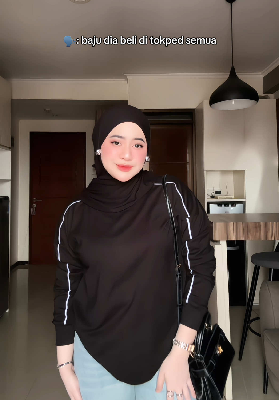 tapi ga keliatan kan murahannya kalau aku yg pake😛🫢 #atasanbasic #atasan #atasankaos #atasanwanita #ootdhijabstyle 