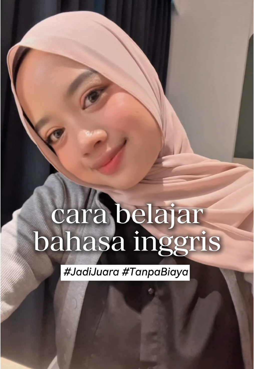 ternyata ini rahasia ampuh belajar bahasa inggris versi aku: gak harus jago grammar dulu, karena kuncinya: perbanyak kosa kata ✨🏆 tiap hari aku selalu usahain belajar dan nambah pengetahuan vocabulary baru, mulai dari kata sehari-hari sampai kosa kata yang level advance 🙌 hasilnya? aku jadi lebih mudah raih nilai tinggi waktu ujian 😍😍 sekarang aku share list-nya buat kamu yang juga mau upgrade bahasa inggrisnya 🔥 silakan komen 
