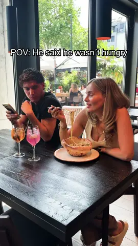 Sharing wasn‘t never on the Menu 😎 #bestpizzaintown #60secondstonapoli 