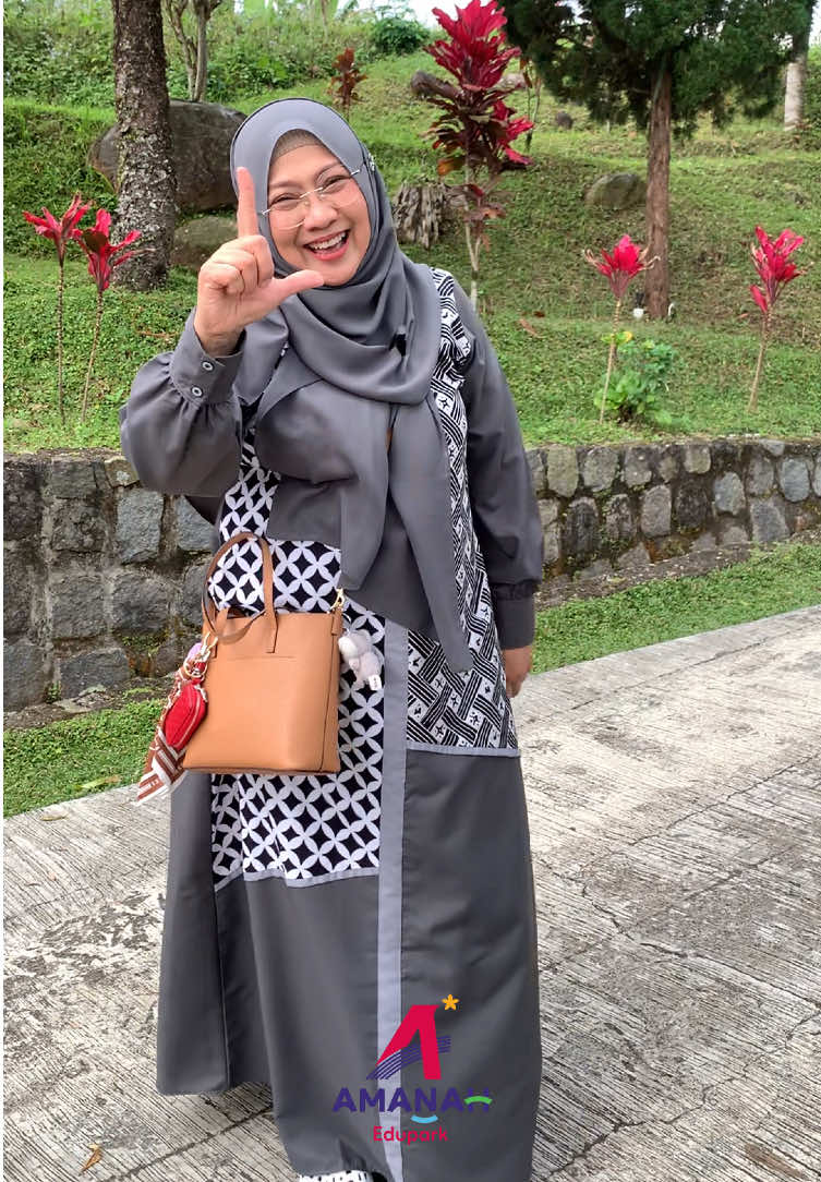 Terima kasih atas kunjungannya ke Amanah Edupark Ibu Dr Aisah Dahlan, CMHt.,CM.NLP dalam acara kajian bersama minggu lalu yang di laksanakan di Aula Amanah edupark 😍#agrowisataamanah #aisyahdahlan #amanahedupark #karanganyar #amanah 