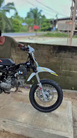 Janji ga pengen RBT @AGUNG LK 😆#y28racingmuffler #atigasticker #bayuhr_3 #framegtxarunamotor #rbtindonesia #rbtriau #rbtsumut #bebekmodif130cc #grasstrack #gtx #bebekrbt #5tp #5tpmenolakpunah #5tpgank🚀 #5tp_jupiterz #fypage 