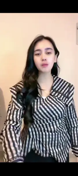 FADFAD Atasan kemeja lengan panjang kotak-kotak manis untuk wanita #OOTDwanitaModis #OutfitWanita 