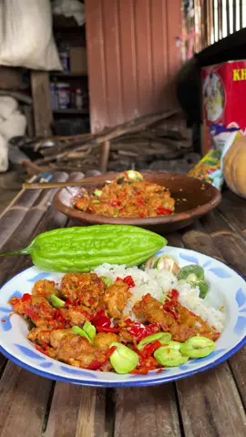 Tempe Kriwil Kobe Sambel Bawang @DapurKobe  Bahan : 1 bks Tepung Kobe Tempe Kriuk (200gr) 2 Papan Tempe (Hancurkan Kasar) 3 Lbr daun jeruk 150ml air Sambal Bawang Bahan : Cabe Rawit Bawang Putih Garam Penyedap Minyak Panas #suasanapedesaan  #masakanrumahan  #tempekriuk  #sambelbawang 