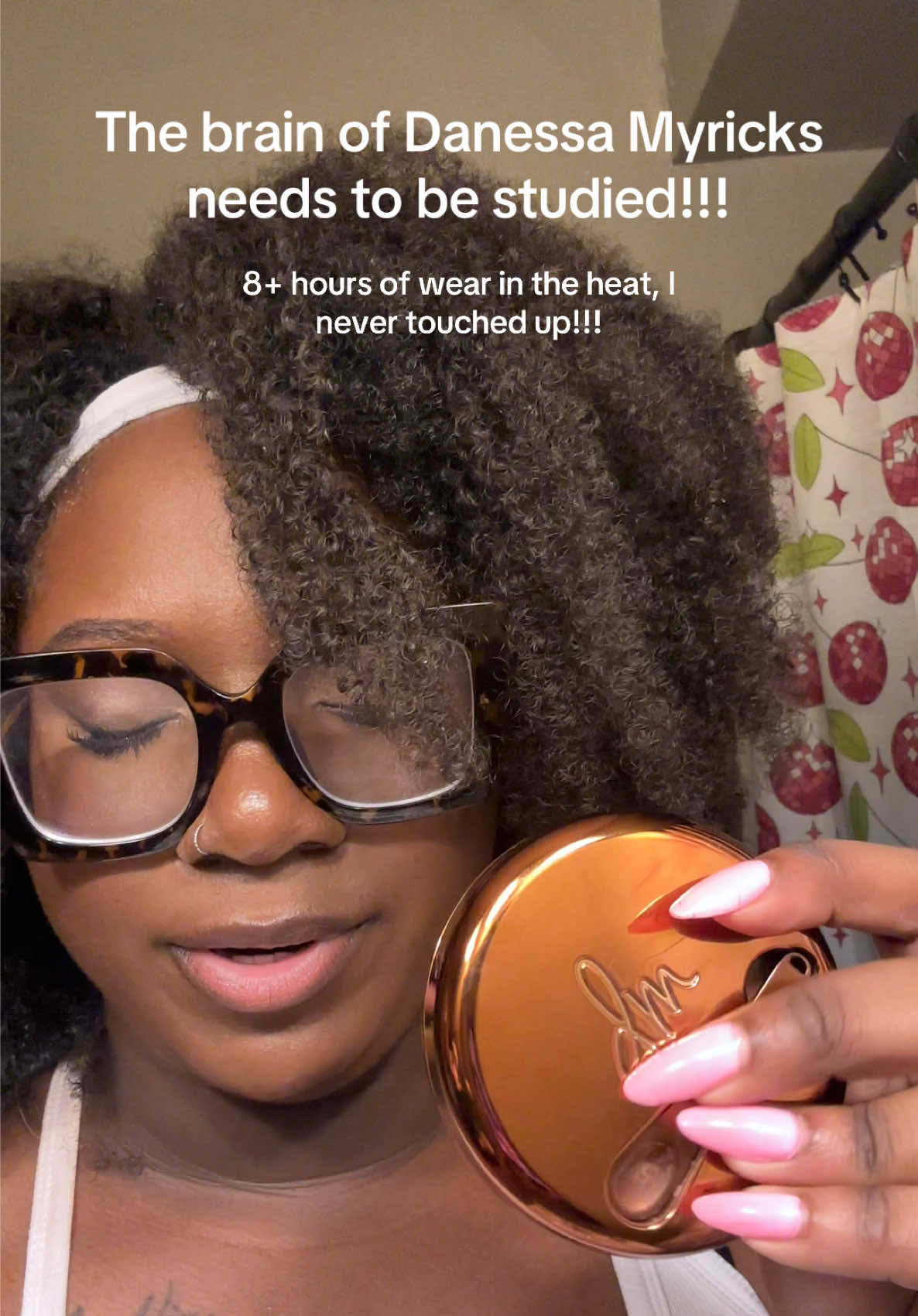 As an oily skin girl I’ll forever stick beside the yummy skin blurring balm powder when I want my makeup to last!! 8 hours of wearing this makeup in hot weather and I never touched up might I add! @DanessaMyricksBeauty love you! 🫶🏾 #danessamyricksbeauty #danessamyricks #danessamyricksyummyskin #yummyskinblurringbalmpowder 