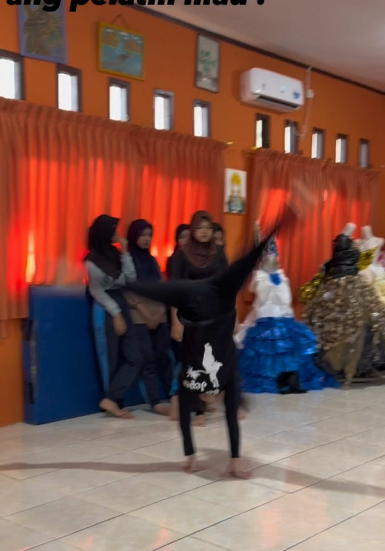 🥲 terus belajar ya nak👑