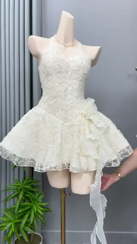 Gu ải gu aiiii #váyxinh #thoitrangnu #vaythietke #moingaymotoutfit #phoidoxinh 