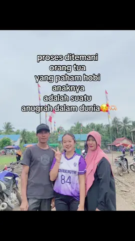 terimakasih ayah ibu🫂🤍#supportsistem #ayahibu#terbaik #volleyball #fypage 