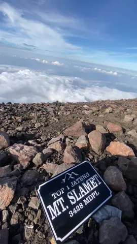 10-agustus-2025 #gunungslamet #slametviapermadiguci #mountain 