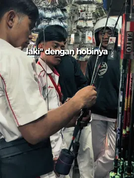 Hidup bukan melulu tentang uang, tapi juga soal kebahagiaan 🤑😂  #anglerindonesia #hobbymancing🎣 #mancingmania #tokopancingmurahonline #tokopancingpontianak 