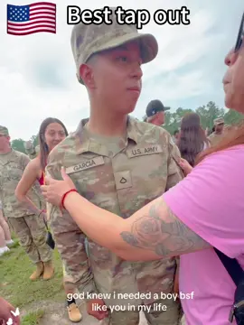 Best army tap out🇺🇸🇺🇸🇺🇸 #soldier #tapout #army #armyboy #armygirl #emotional #respect #lucky #usa #military #usa🇺🇸 #usa_tiktok #fyp #foryou #foryoupage #bmt #graduation 