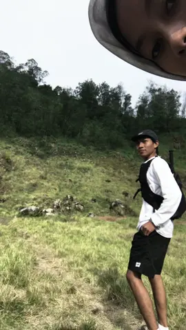 eh #outfitcheck #outfitnaikgunung #pakuwaja2421mdpl #gunungpakuwaja #pakuwajaviaparikesit 