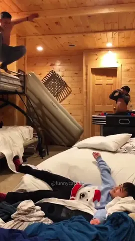 The child flew #fouyou #tiktok #tiktok #baby #kids #funny #cute #cute #cutebaby #babylove 