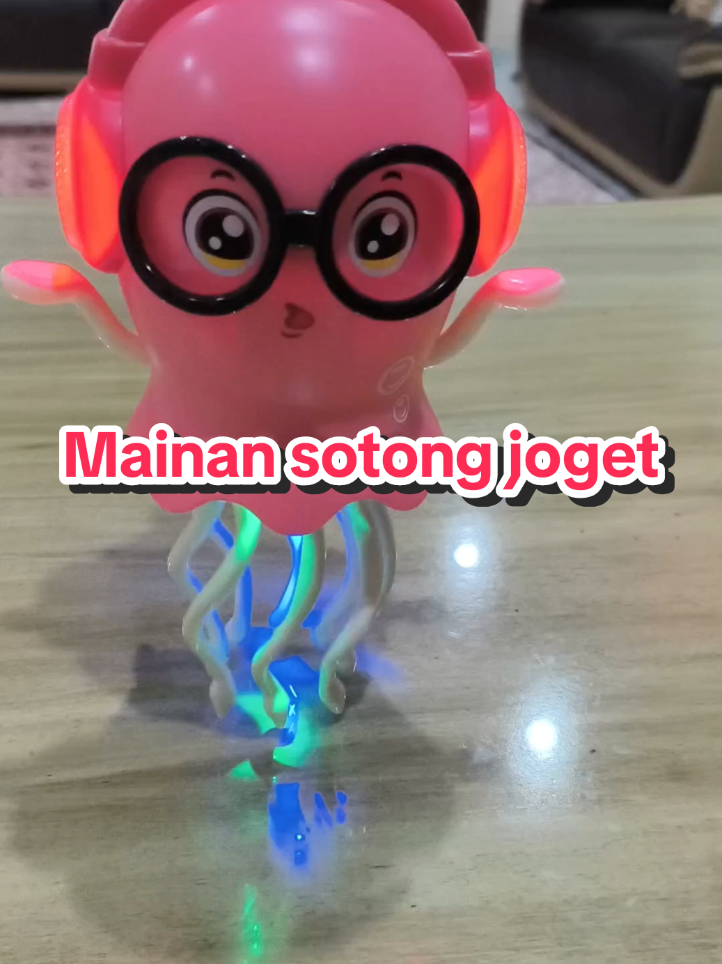 Mainan viral skrg. Ramai yg dah beli 🤩 Anak-anak ralik main.  Lega makkkk. #kakaknaga #mainanviral #mainanjoget #mainananak #mainansotongjoget 