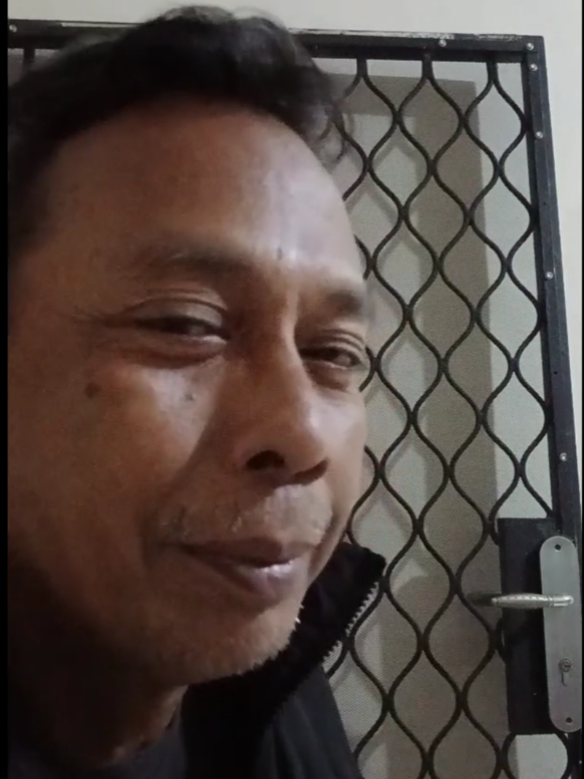 Rakyat gak usah demo karena sudah merasakan manfaatnya dari pembangunan hasil dari hutang ,dan sekarang hutang jatoh tempo ternyata lebih besar pasak daripada tiang ,rakyat harus terima konsekuensinya bayar hutang .Penghasilan negara defisit maka pajak rakyat dikejar sampai rakyat gak bisa tidur nyenyak lagi, mau demo juga gak ada guna karena negara tetap harus bayar pajak #Pajak #pbbnaik #krisisekonomi #hutangharusdibayar #rakyatbersuara 