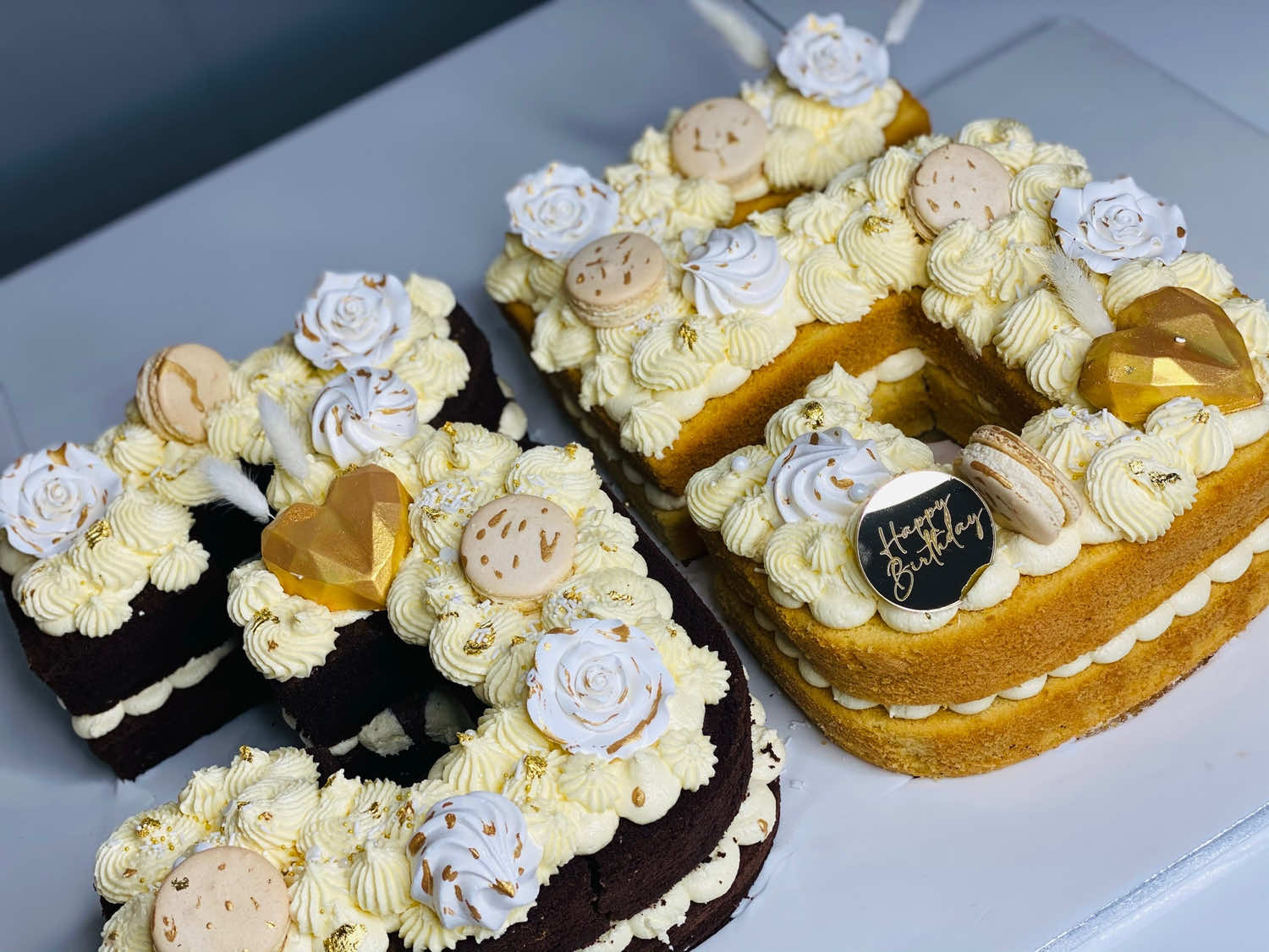 When your birthday cake shows up dressed better than you 🎂💛 Layers of love, luxury, and a little gold magic ✨ #CakeGoals #BirthdayMood #fyp #cakes