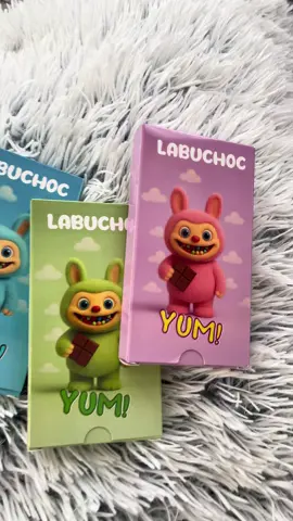 Labuchoc csokoládé a @SIXI.HU - Édesség Shopban. Labubu csoki többféle  színben. #labubu #csokoládé #újdonság #labuchoc #viral 