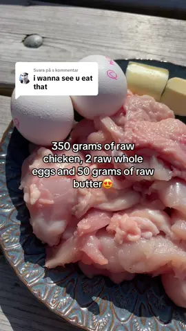Svarar @￶ raw chicken is my new favorite meat #chicken #whitemeat #meat #rawmeat #rawfood 