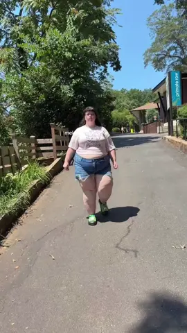 I love how my body wobbles and jiggles when I walk >.< #belly #fatgirl #feedee #bigbelly #weightgain
