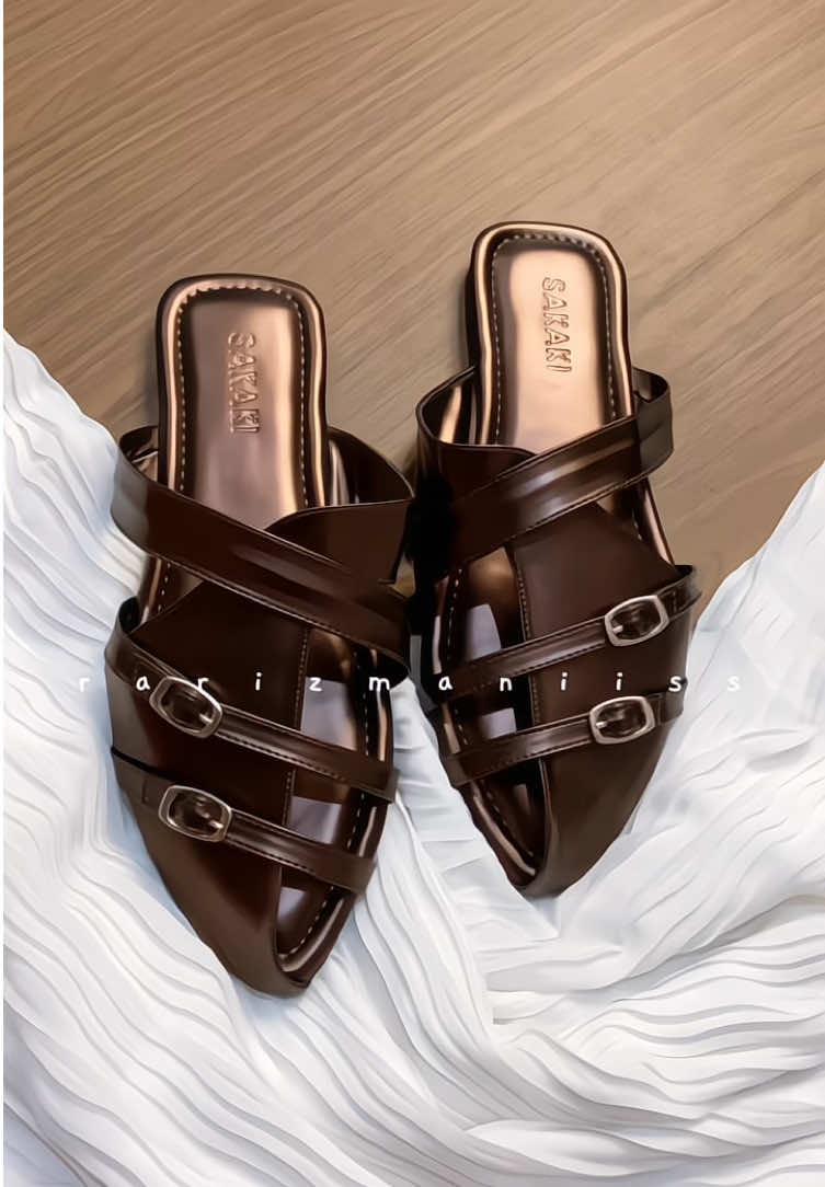 New obsessed🤎🧺✨ #sandalwanita #sandalcantik #sandalteplek #sandalmules #fyp 
