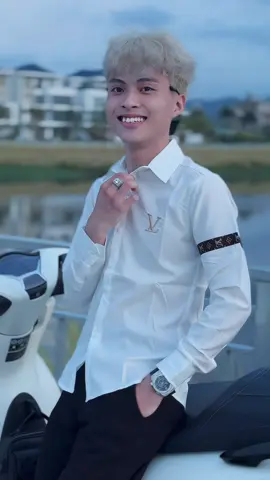 Lên đồ đi dạo gì chưa ae #ao #aosomi #thoitrangnam #vairalvideo #xuhuongtiktok 