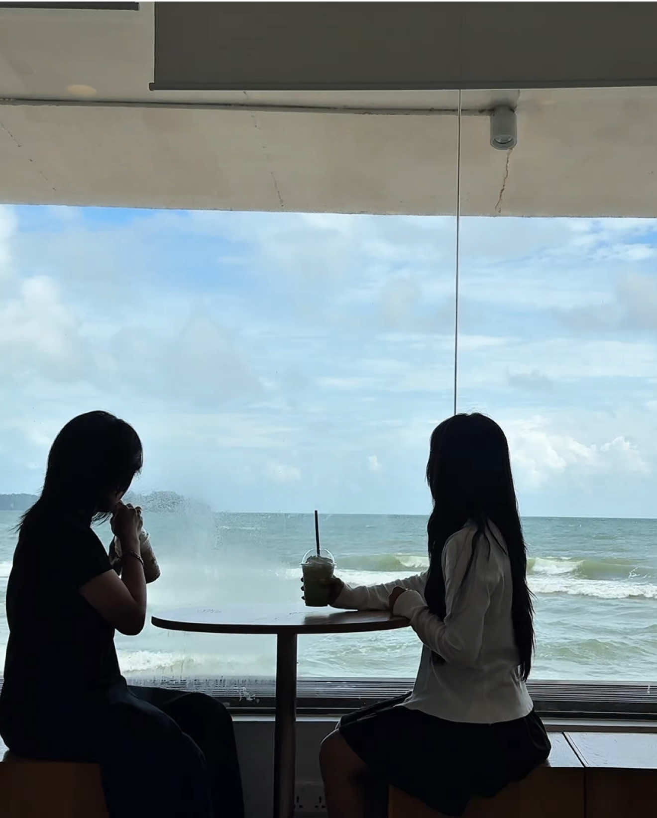 everywhere with u🐳 @Mon #preahsihanoukville #sea #cambodia #fyp #creatorsearchinsights 