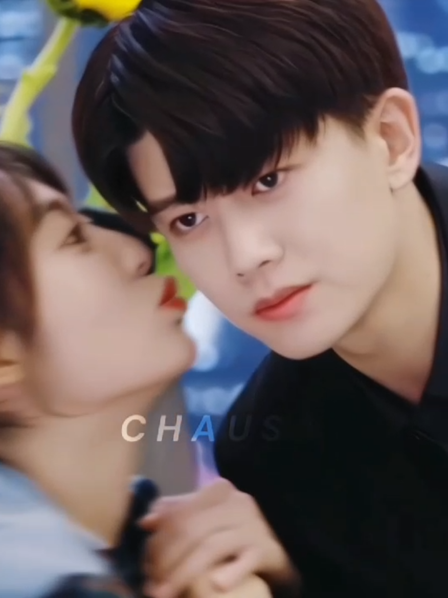 Vị trí trợ lý thì vẫn còn nhưng vị trí tài xế đã đổi người 🤣. #nhamgialuan #hinhphi #tieuthuquadenvatiensinhthanlan #任嘉伦 #CapCut 