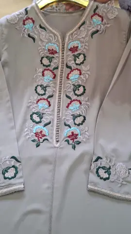 ✨️ قفطان بالطرز الرباطي ✨️ . . #caftanmarocain #caftanmariage #caftan #randa #marocaine🇲🇦 
