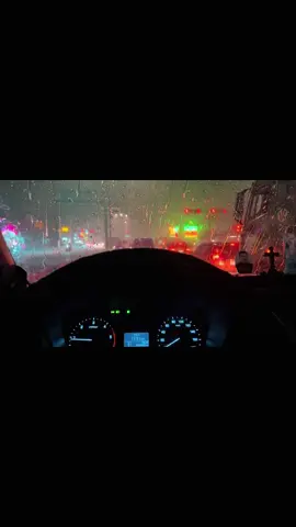 Trời mưa lớn gió to.. nano kính làm việc hết công xuất 