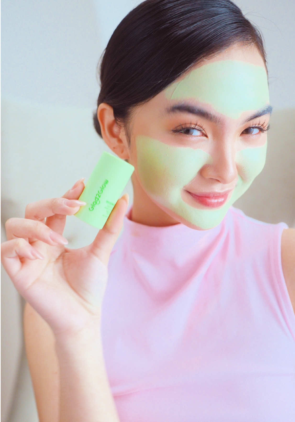 I had the best mask sesh with the Mugwort Clay Stick from @Glad2Glow.ph 💚 My skin’s sooo soft, I totally get why it’s everyone’s fave 😍 Who else is obsessed like meee?? ✨  #Glad2Glow #fyp