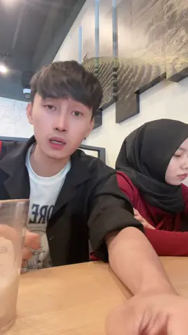 Enak jare sing ngomong mah tpi kita sing nglakonie mh pegel kerja awan bengi 12jam @Mbak yu #gtogkoreaselatan🇲🇨🇰🇷 #pmikorea🇮🇩♡🇰🇷 #tkikorea🇰🇷🇮🇩 #trend #kaburajadulu 