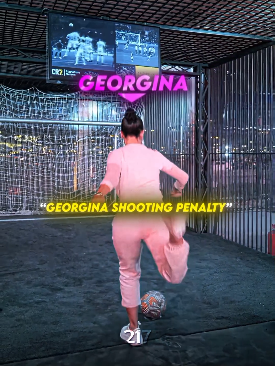 Ronaldo Jr VS Ronaldo VS Georgina Shooting 🥶 #ronaldo #ronaldojr #georgina #cristianoronaldo #football 