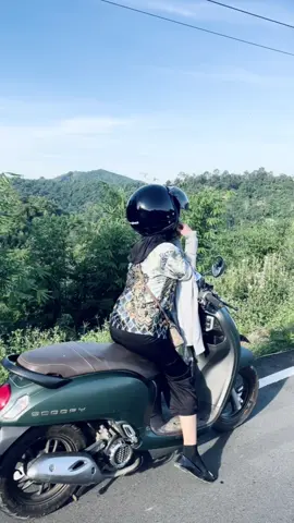 setinggi itu kh scoopy? 😭