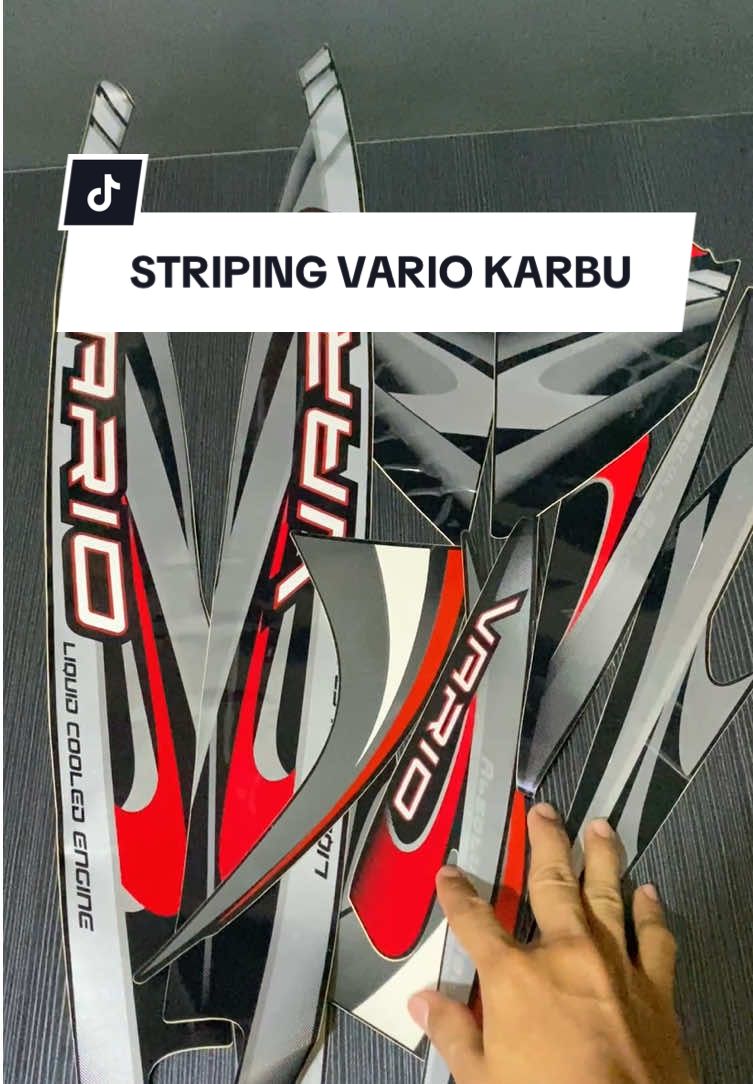 jangan dibiarin stikernya udah pada kusam ayok upgrade striping vario karbu 2009 pake yang motif original bos #variokarbu #varioold #stripingvariokarbu #variokarbumodifikasi #vario110 