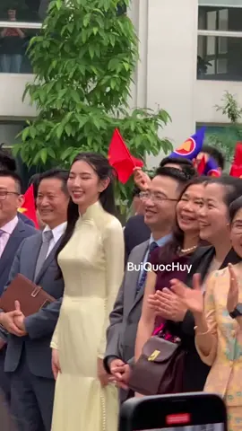 Nụ Cười Của Em Đẹp Như Ngày Giải Phóng Sắp Lễ Rồi Nhớ !#nguyenthucthuytien #buiquochuy2007 