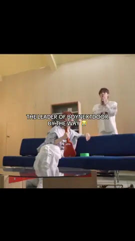 The way the camera moved to SUNGHO 😭 #boynextdoor #myungjaehyun #riwoo #sungho #fyp 