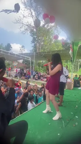 #17agustus2024 #merdekahiburantiktok #fypviraltiktok🖤シ゚☆♡viral❤️💫 #lewatberandamu #trendtiktok #lewatberanda #adeladeliav #lewatberandamufypシ゚viraltiktok #penyanyidangdut 